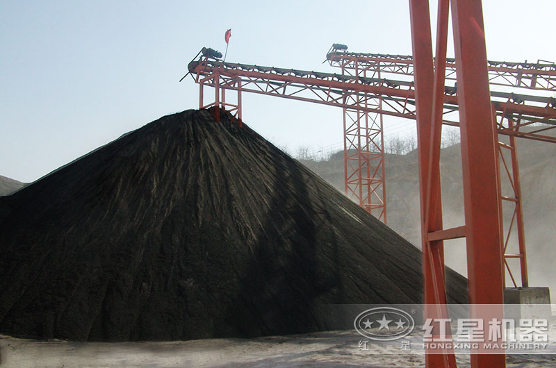 煤矸石粉碎机加工现场